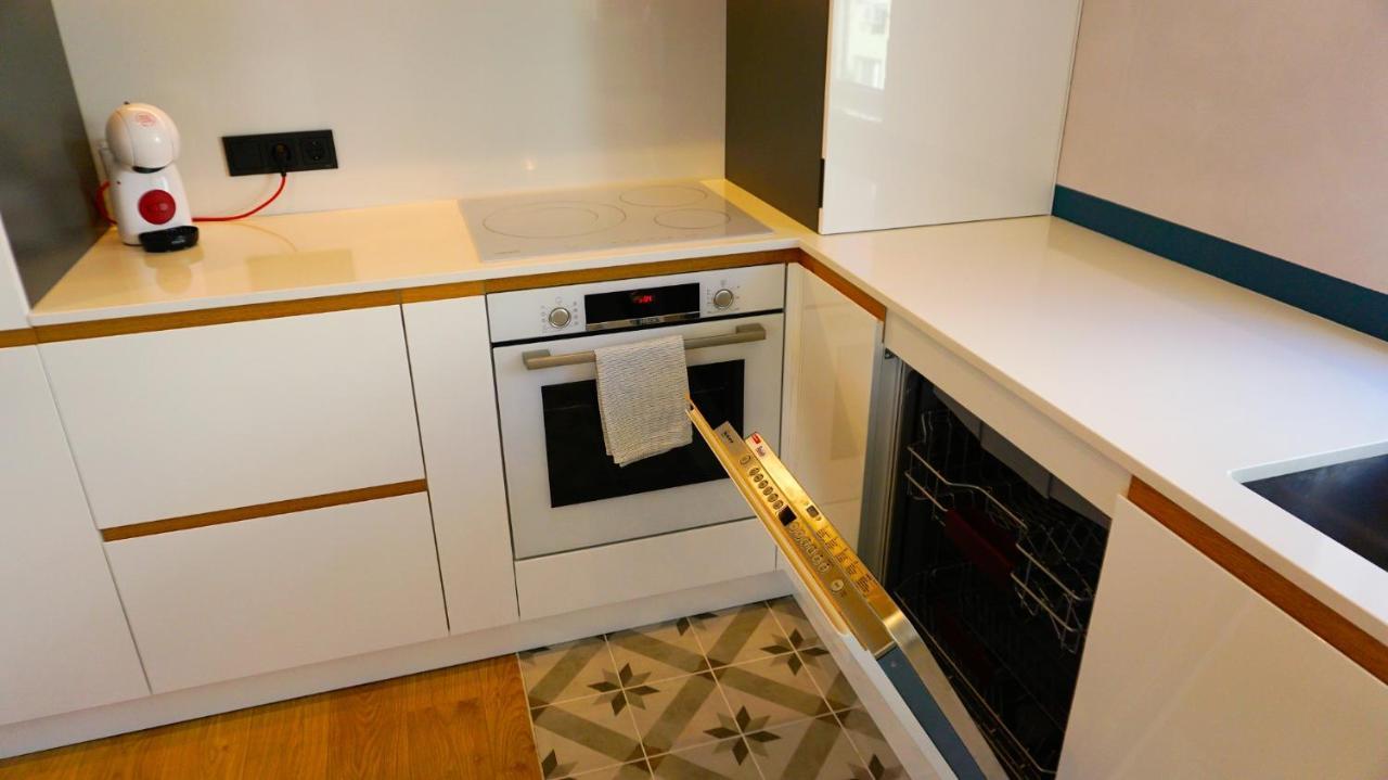 Апартамент Жасмин С Частен Гараж - Jasmin Apartment With Private Garage Βάρνα Εξωτερικό φωτογραφία